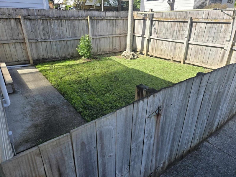 53C Woodglen Road, Glen Eden, Auckland - Carousel 2