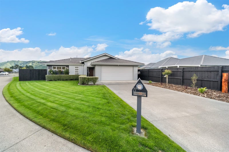 77 Sunstone Crescent, Timberlea, Upper Hutt - Carousel 1
