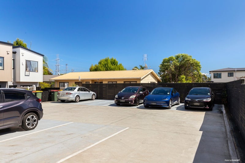 2/81 Pakuranga Road, Pakuranga, Auckland - Carousel 24