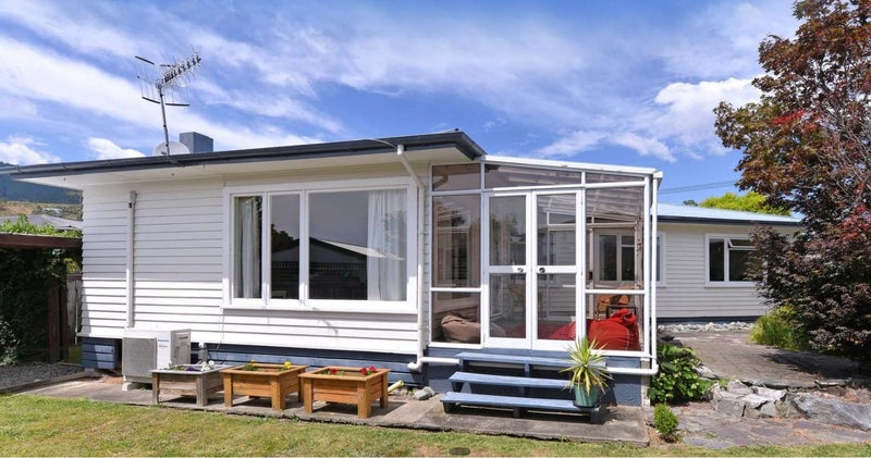 11 Sutton Street, Richmond - Carousel 2