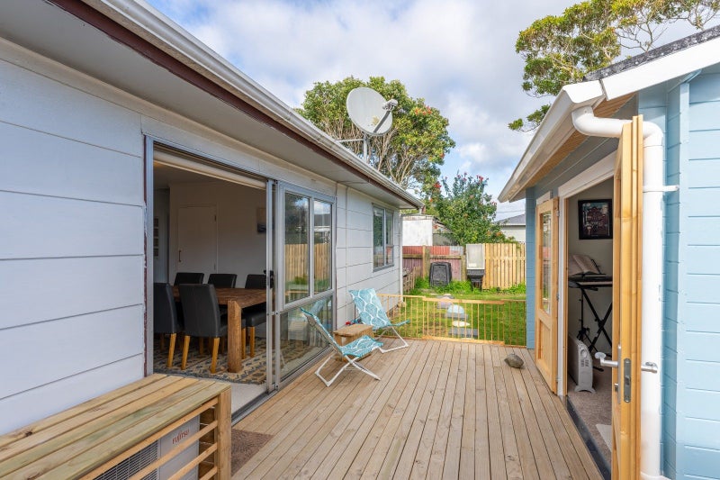 2/290B Main Highway, Otaki, Wellington - Carousel 1