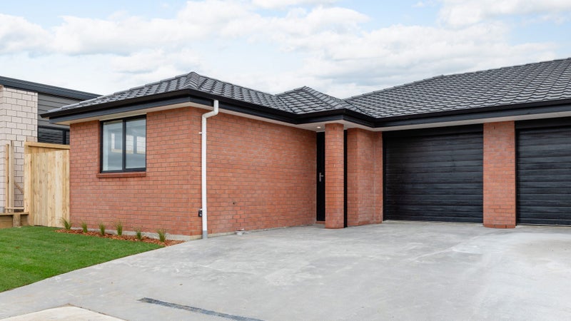 37 Waruhia Crescent, Rototuna North, Hamilton - Carousel 1