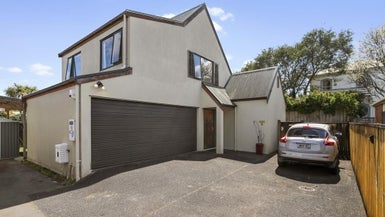 2/650 Mount Albert RD, Royal Oak, Auckland - Carousel 1