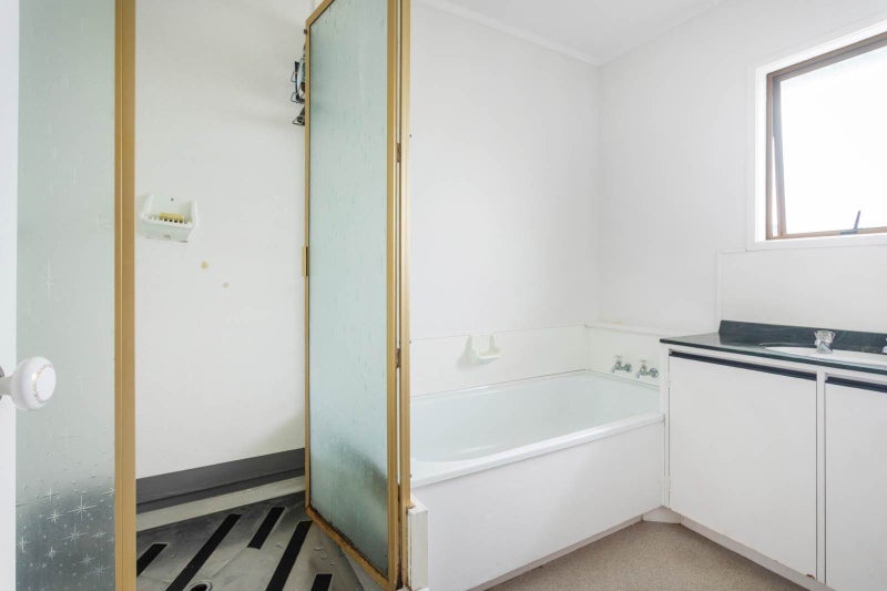 1/8 Woodbine Avenue, Greenlane, Auckland - Carousel 6