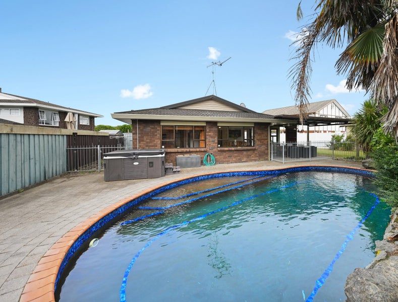 34 Ellerslie Avenue, Chartwell, Hamilton - Carousel 1