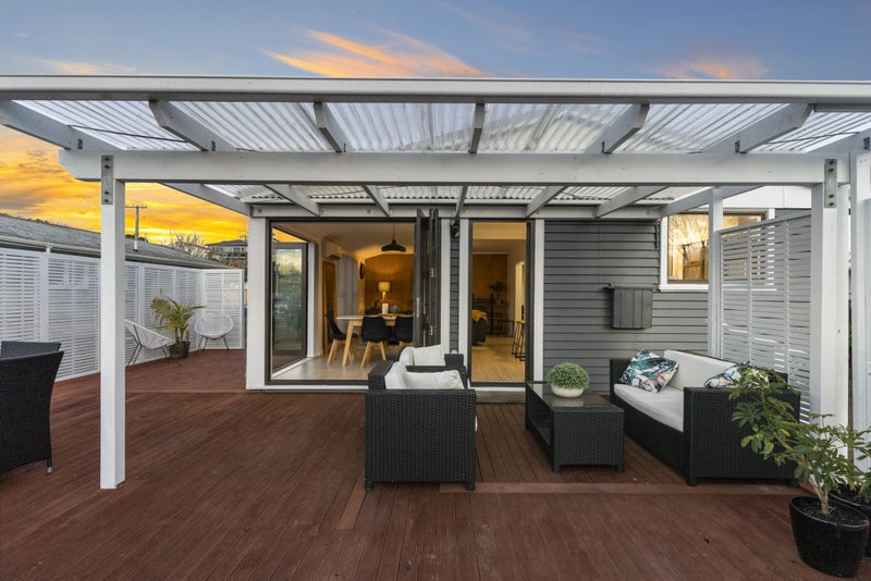 21 Sullivan Avenue, Mangere Bridge, Auckland - Carousel 2