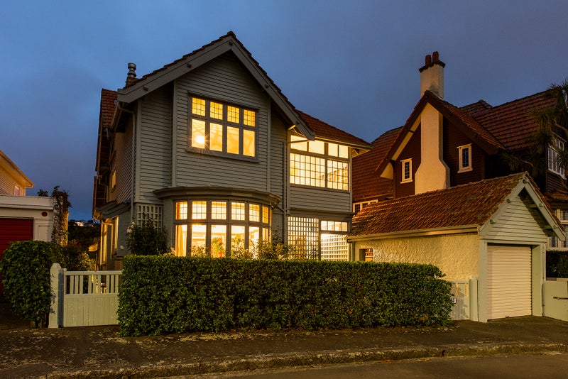 4 Mariri Road, Kelburn, Wellington - Carousel 1