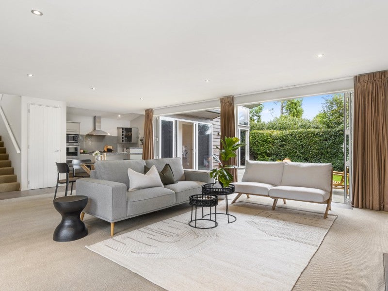 11 Jarrah Park Drive, Pyes Pa, Tauranga - Carousel 1