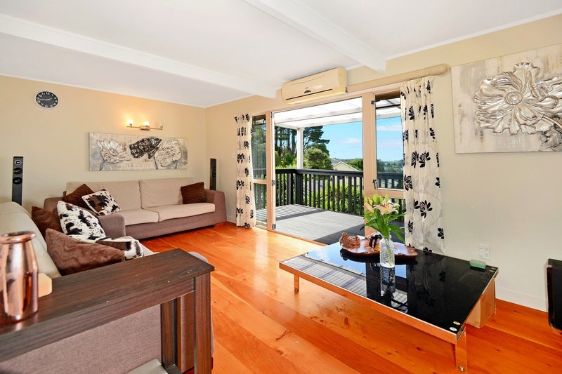 2/597 Glenfield Road, Totara Vale, Auckland - Carousel 2