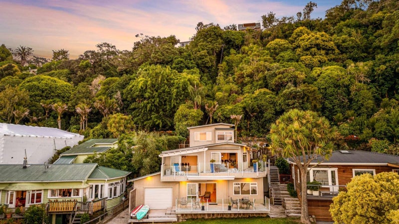 47 Pohutukawa Avenue, Shelly Park, Auckland - Carousel 1