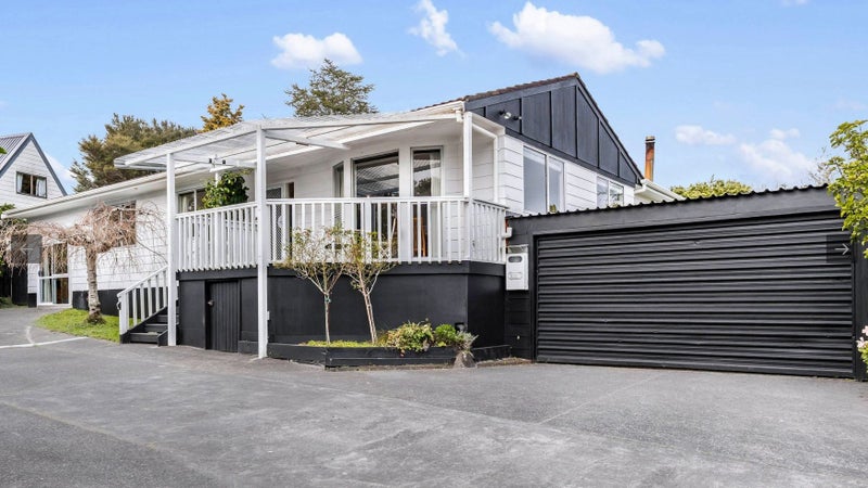 8 Houston Place, Bayview, Auckland - Carousel 1