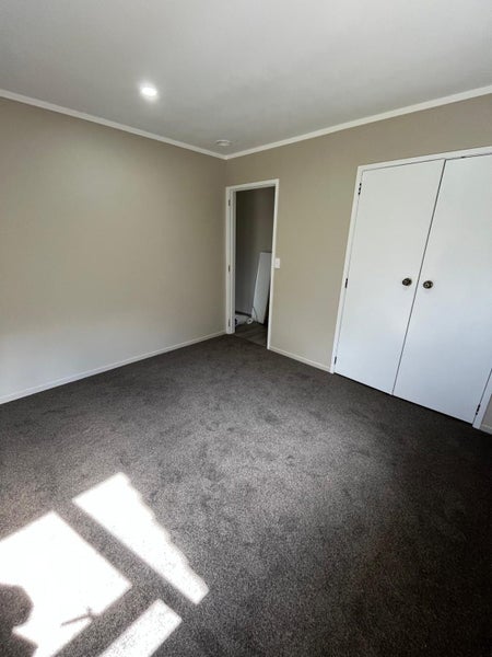 2/27 Derrimore Heights, Clover Park, Auckland - Carousel 13