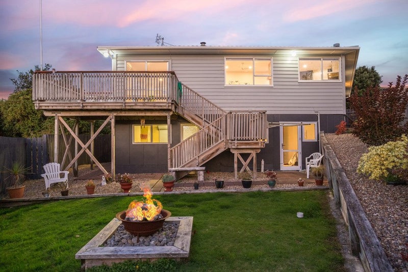 2 Ash Grove, Ranui, Porirua - Carousel 1