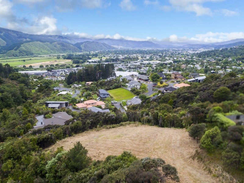42 Sylvan Way, Silverstream, Upper Hutt - Carousel 1