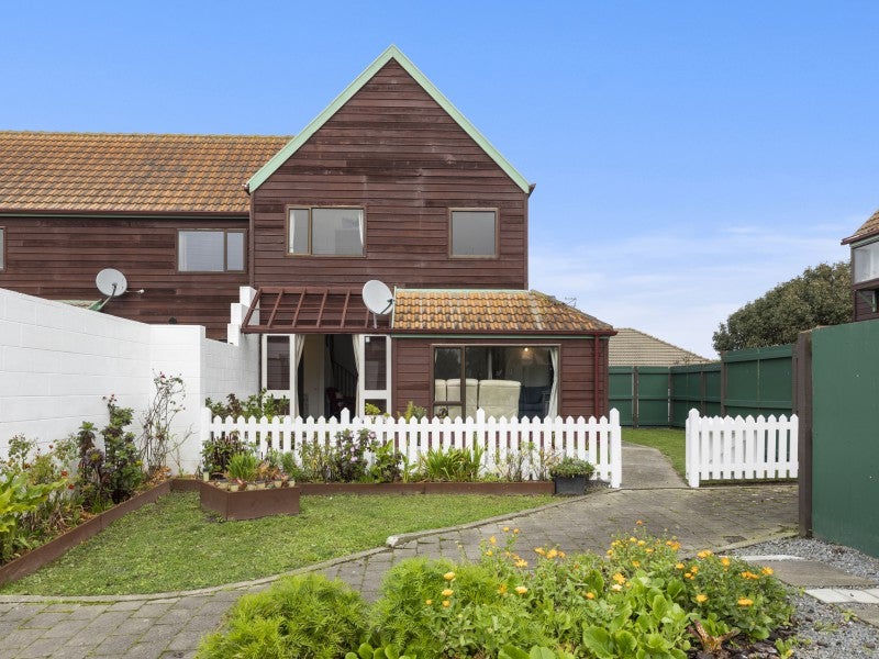 10/17U Randwick Crescent, Moera, Lower Hutt - Carousel 1