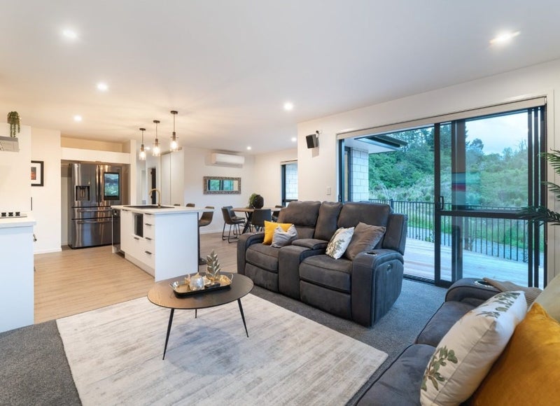 105 Whakaturou Crescent, Pyes Pa, Tauranga - Carousel 2