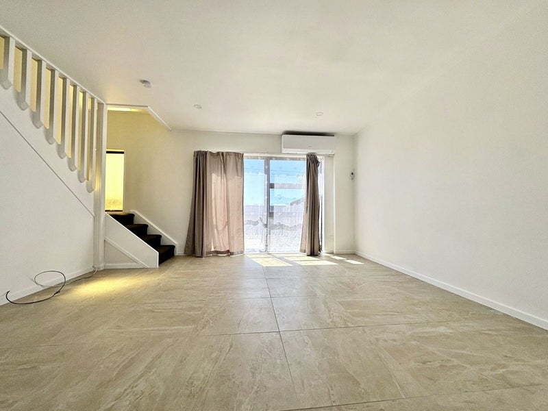 2/113 Avenue Road, Otahuhu, Auckland - Carousel 2