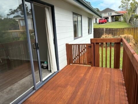 14 Dolbear Street, Titirangi, Auckland - Carousel 2