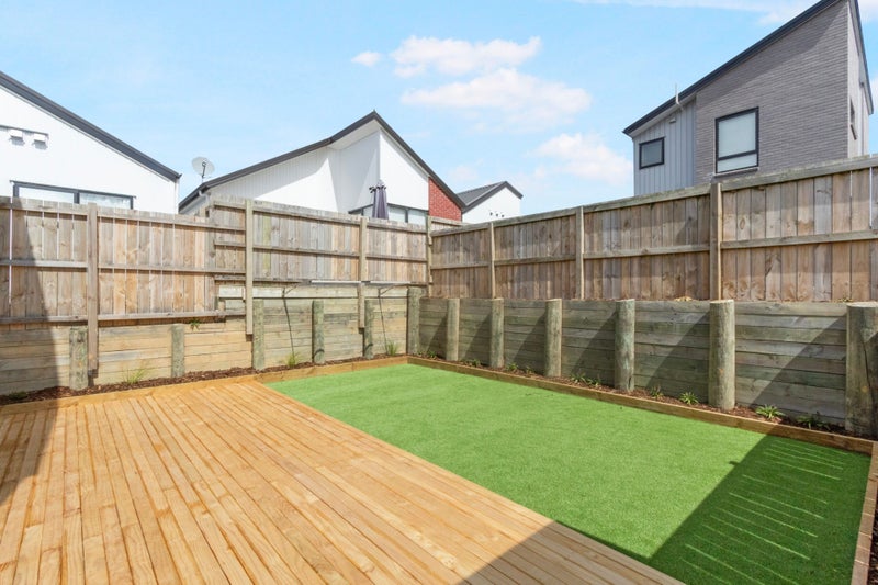 21 Puwha Street, Massey, Auckland - Carousel 13