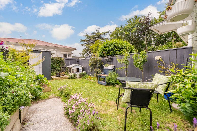 7/2 Ararino Street, Trentham, Upper Hutt - Carousel 1