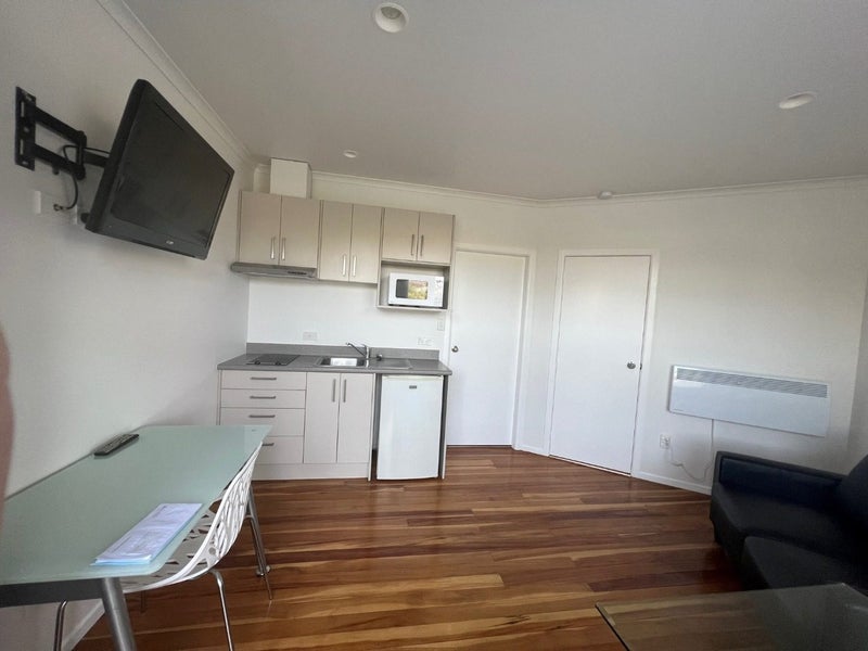 8A Mount View Road, Melville, Hamilton - Carousel 2