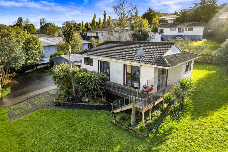 16 St Catherine Crescent, West Harbour, Auckland - Carousel 1