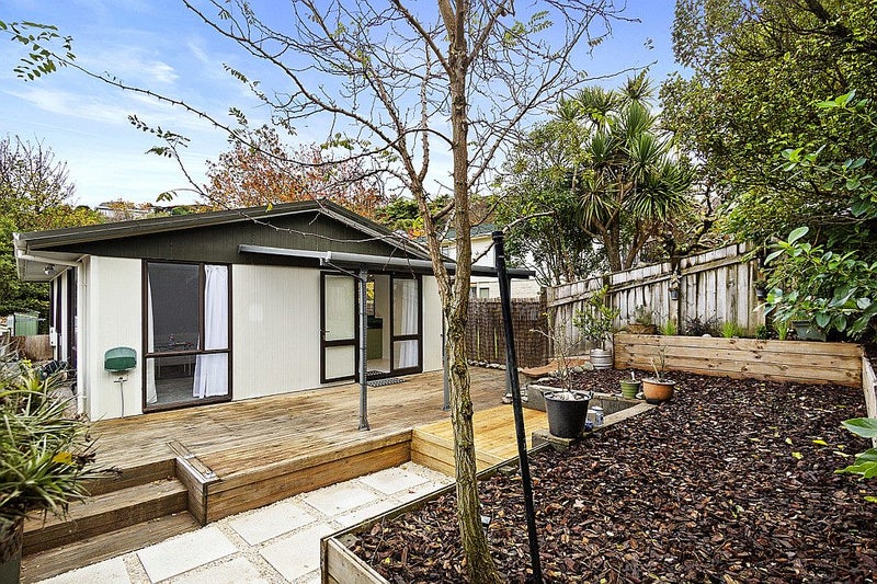 2/19 Park Road, Belmont, Lower Hutt - Carousel 1