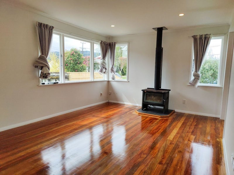 9 Byron Street, Trentham, Upper Hutt - Carousel 2