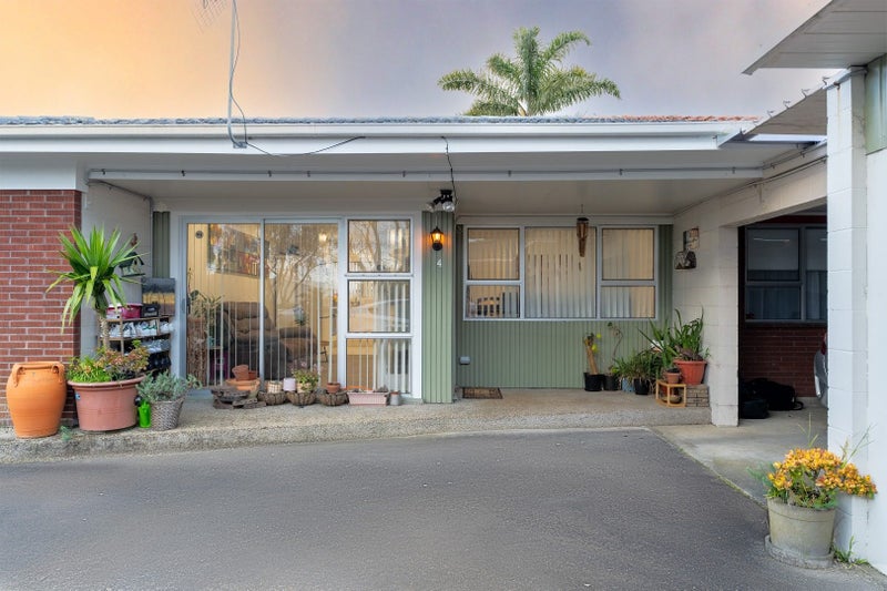 4/6 Ray Small Drive, Papakura, Auckland - Carousel 1