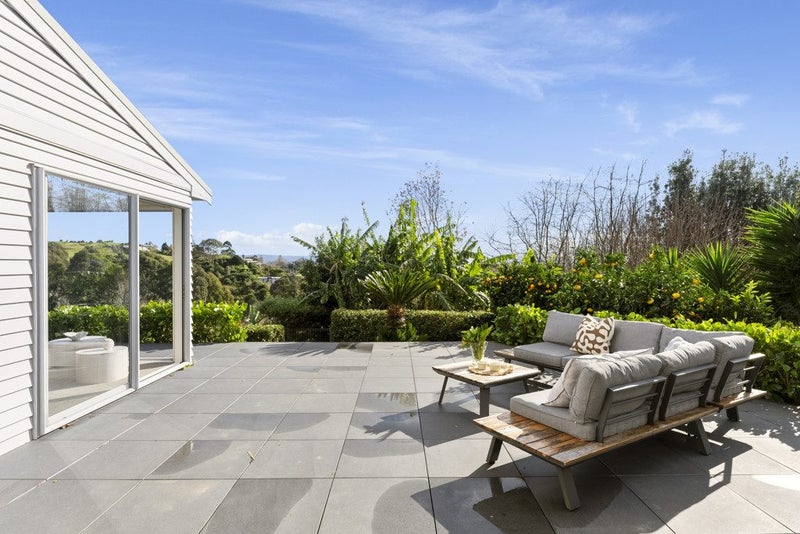 4 Hillford Place, Welcome Bay, Tauranga - Carousel 2