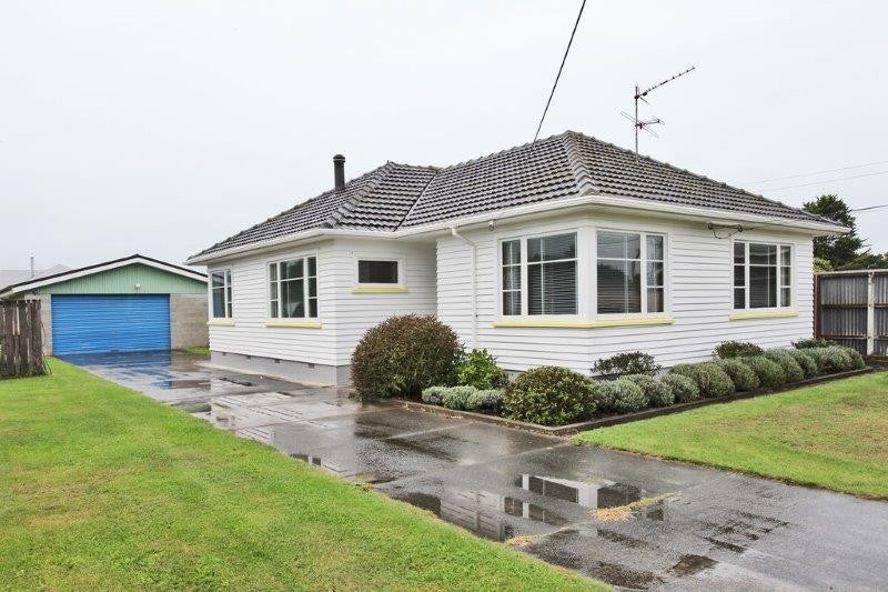 303 Estuary Road, South New Brighton, Christchurch - Carousel 1