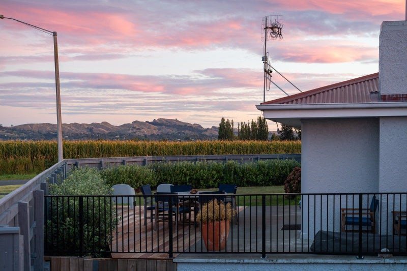 7 Nicholson Street, Mayfair, Hastings - Carousel 1