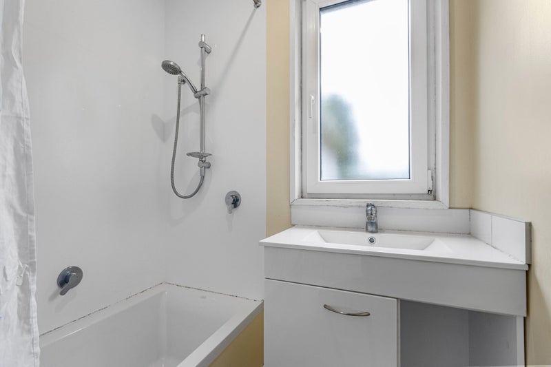 27 Earnslaw Crescent, Bryndwr, Christchurch - Carousel 12