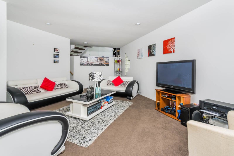 3/8 Sunnynook Road, Sunnynook, Auckland - Carousel 2