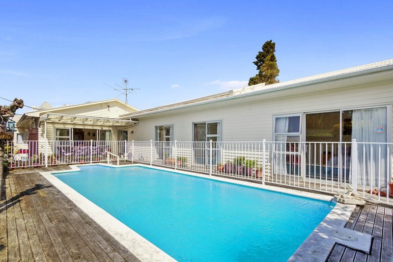 44 Ropata Crescent, Boulcott, Lower Hutt - Carousel 2