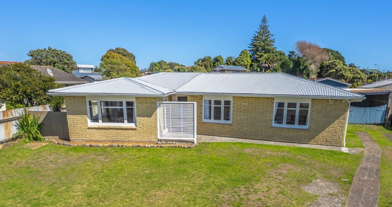 4 Colenso Place, Otaki Beach, Otaki - Carousel 2