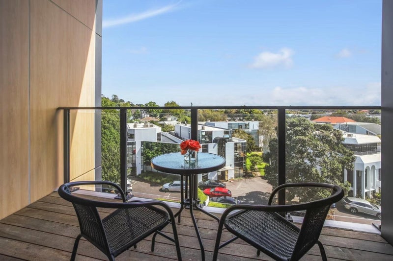 403/64 Great South Road, Remuera, Auckland - Carousel 2