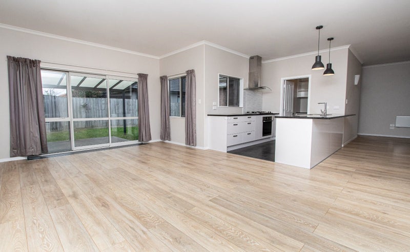14 Hatfield Way, Huntington, Hamilton - Carousel 1