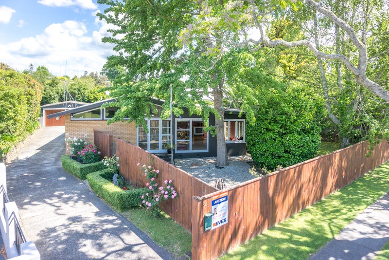 32 Challinor Street, Pukete, Hamilton - Carousel 1