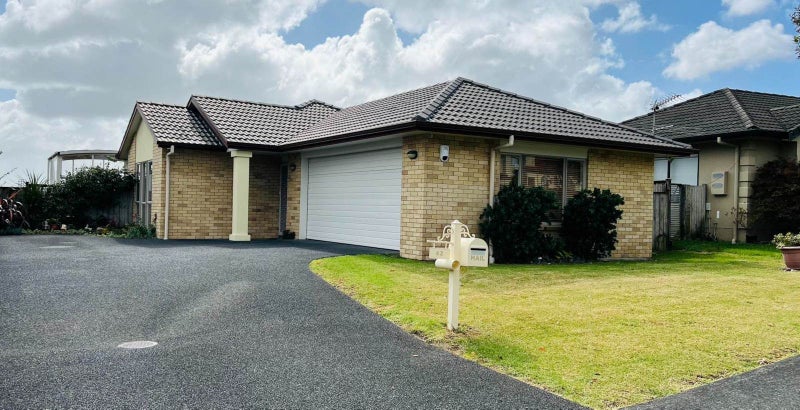 42 Rush Creek Drive, Westgate, Auckland - Carousel 1