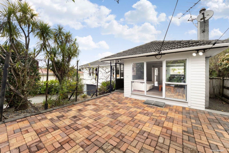 22 Avonleigh Road, Green Bay, Auckland - Carousel 2