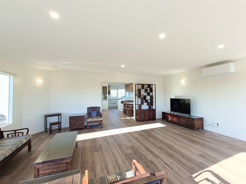 17 Bob Charles Drive, Golflands, Auckland - Carousel 1