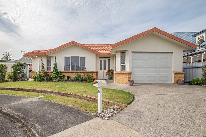 12 Guildford Street, Levin, Levin - Carousel 1