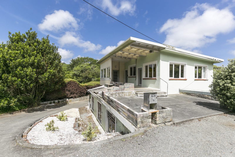 16 Glenside Road, Glenside, Wellington - Carousel 1