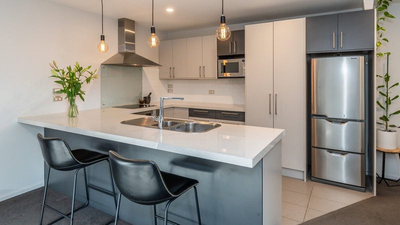 8 Date Crescent, Aidanfield, Christchurch - Carousel 1