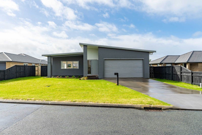 4 Kamahi Place, One Tree Point - Carousel 2