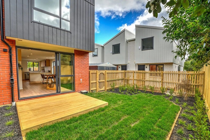 1/31 Normandy Place, Henderson, Auckland - Carousel 2