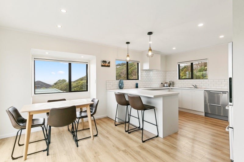 7B Becker Way, Karori, Wellington - Carousel 2