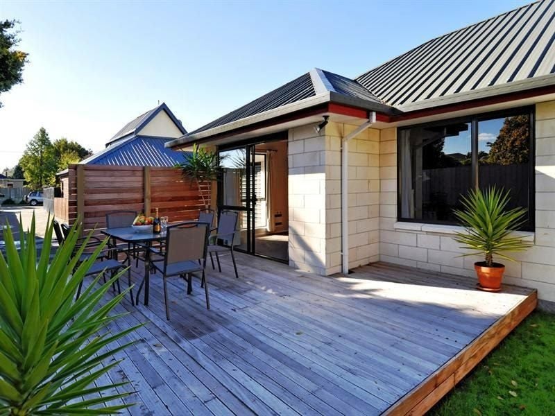 2/30 Lees Road, Strowan, Christchurch - Carousel 1