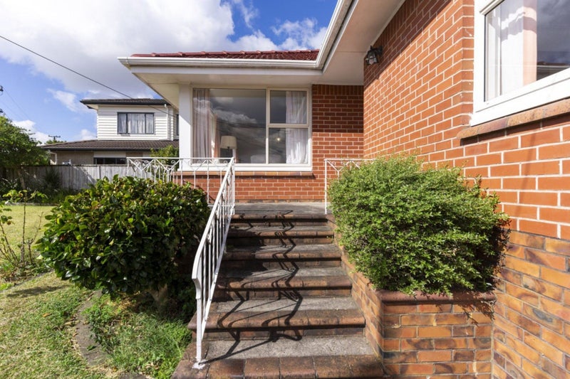 10 McCullough Avenue, Papatoetoe, Auckland - Carousel 2